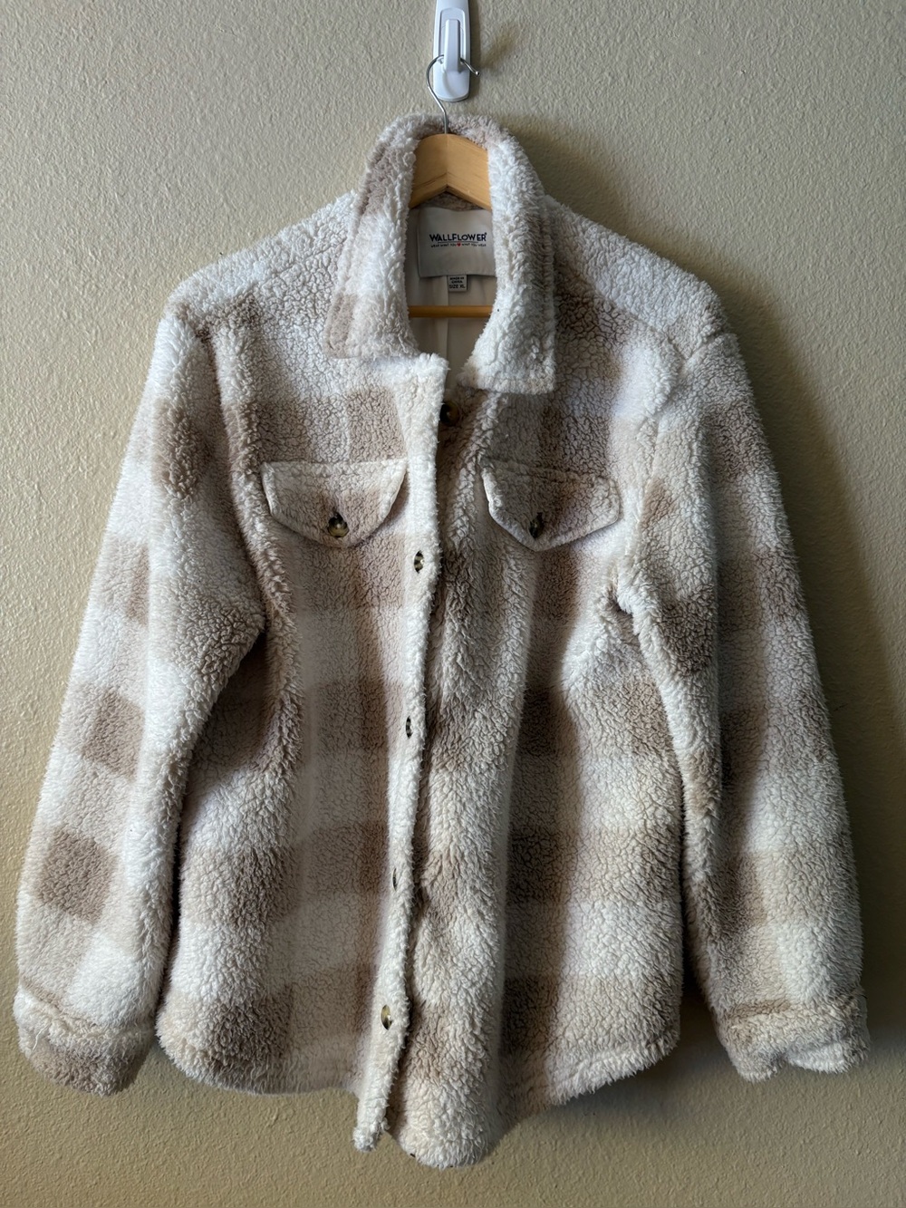 Wallflower Sherpa Shacket XL Cream Plaid Teddy Jacket Button Front